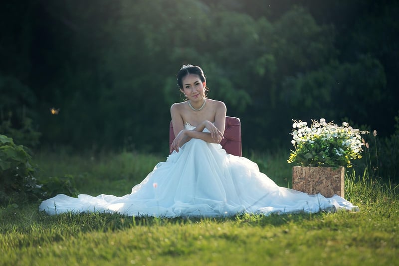 Bride in underwater-themed wedding dress